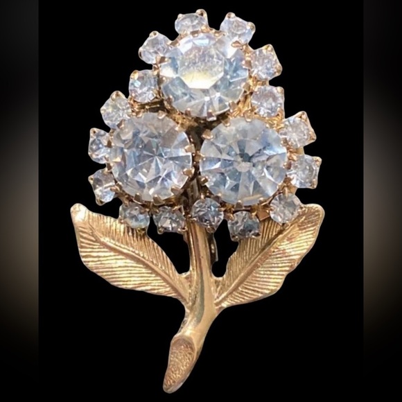 Vintage Jewelry - Vintage Gold Rhinestone Floral Flower Bouquet Brooch